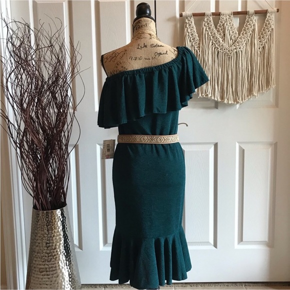 NWT Green Textured RuffledDress - Picture 2 of 2